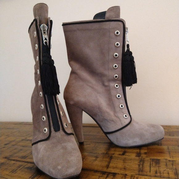 Farrutk suede heeled boots - Picture 3 of 13